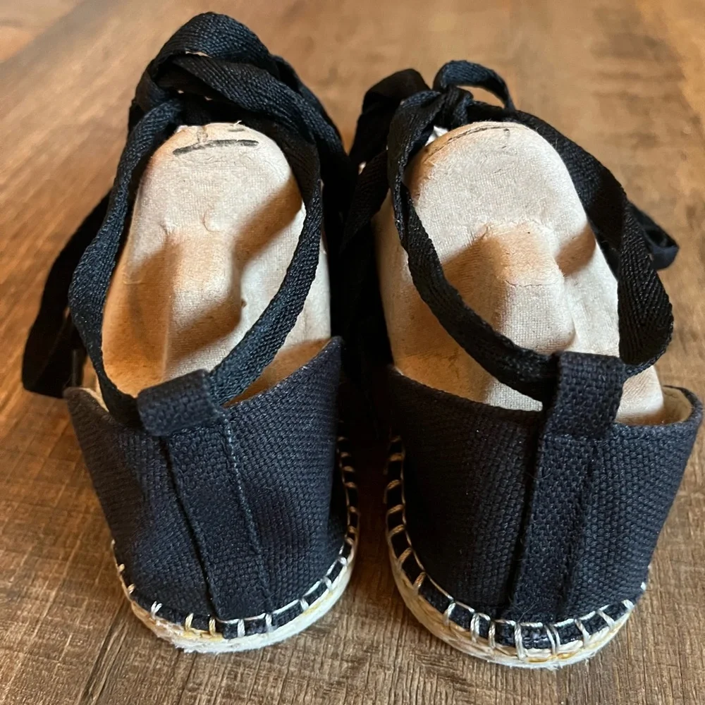 Reed Espadrilles Lace-up sandals. Women's size Large (9-10). Excellent condition
